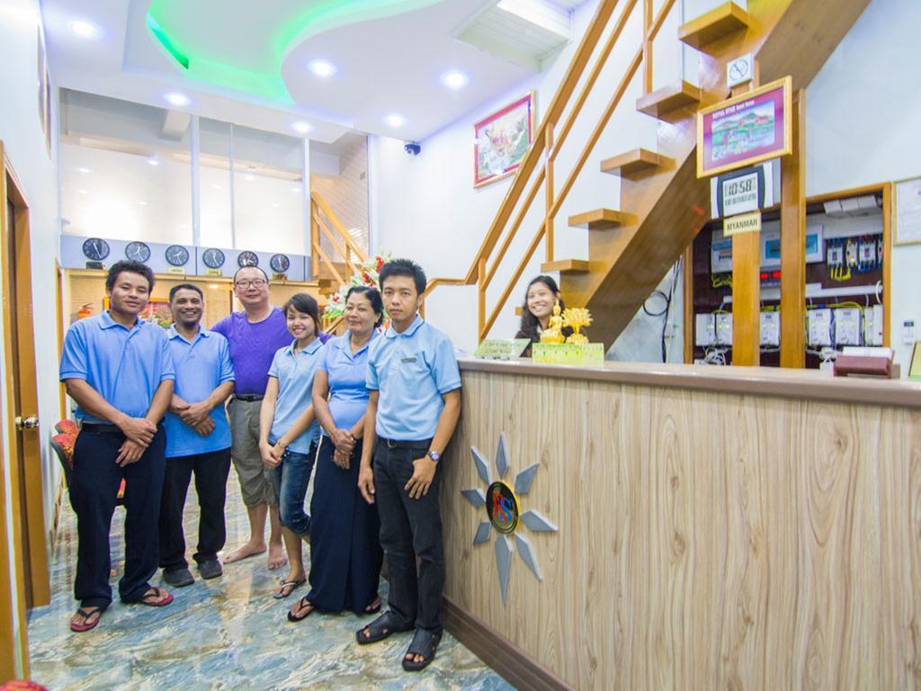 Royal Star Guest House Yangon Bagian luar foto